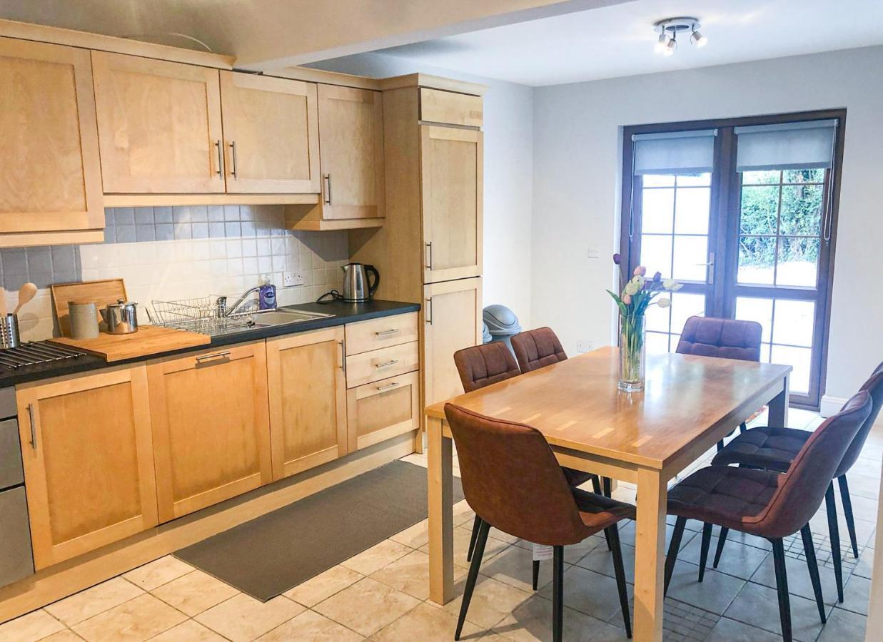 Old Court Holiday Homes Terryglass - Sleeps 6 By Trident Holiday Homes Esterno foto